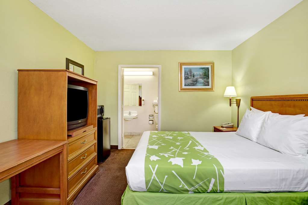 Days Inn By Wyndham Ormond Beach Room photo