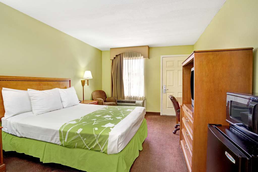 Days Inn By Wyndham Ormond Beach Room photo
