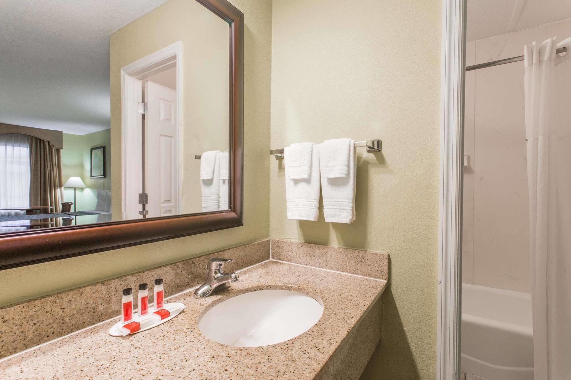 Days Inn By Wyndham Ormond Beach Exterior photo